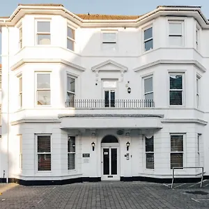 Spacious 2 Bedroom Flat Near And Town Centre , Bournemouth United Kingdom