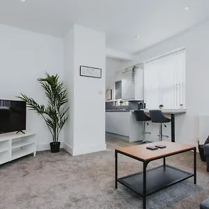 Apartment 1 Bed Stylish City Flat 2nd Floor Close To City Centre With Free Parking, King Size Bed & Wi-fi