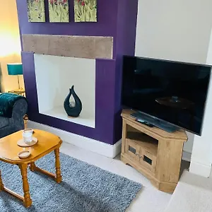  Holiday home Selston House, 3 Bedroom Cosy For Up To 6 Guests, Cul-de-sac On Private Road